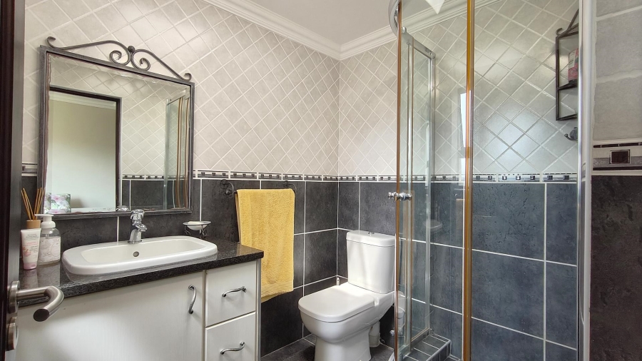 5 Bedroom Property for Sale in Num Num Cape Estate Western Cape